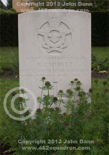 Headstone on grave for Stanley James Minett, 423814, RAAF, 462 Squadron.