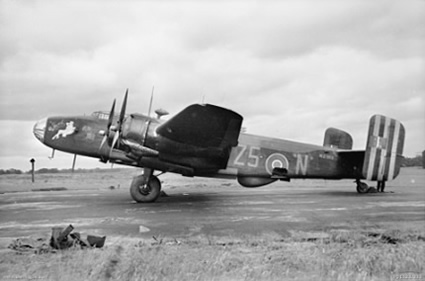 Halifax MZ913 Z5-N (Jane), 462 Squadron, 100 Group, Foulsham 1945 (AWM)