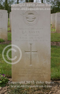 Headstone on grave of Eric Gordon Baker, 3050406 RAFVR, 462 Squadron.