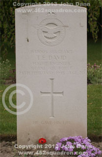 Headstone on grave for Trevor Ephraim David, 1837005 RAFVR, 462 Squadron.