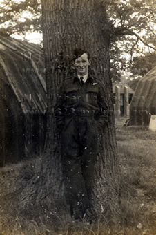 Bomb Aimer M.Frank at 27 OTU, Church Broughton, mid 1944, later at 462 Squadron.