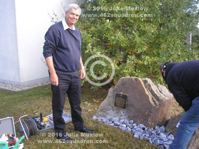 Bredensheid Cemetery, 8 October 2016, Peter & Edward Muxlow prepare site for Memorial Plaques for Crew of Halifax MZ400 Z5-J, 462 Squadron.
