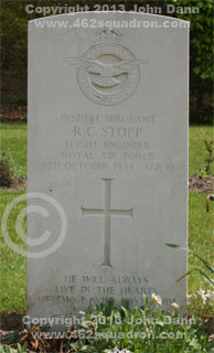 Headstone on grave for Ronald Charles Stopp, 1892044 RAFVR, 462 Squadron.