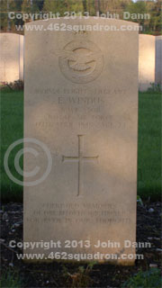 Headstone on grave for Edward Windus, 1601854 RAFVR, 462 Squadron.